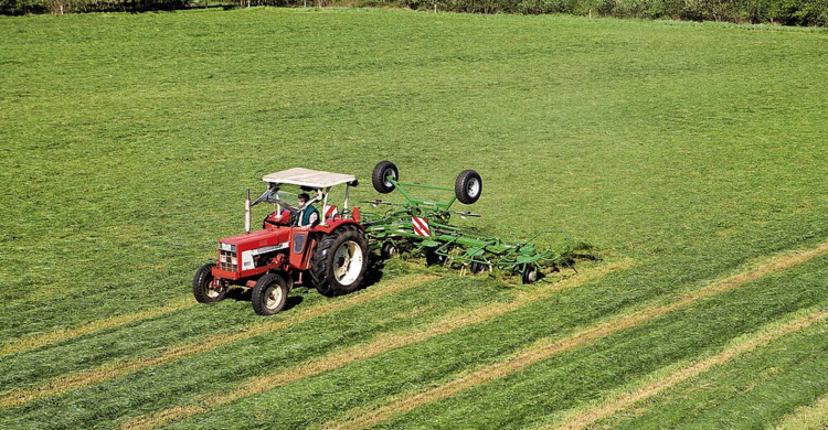 Krone Greble de ravasit KRONE KW purtate si tractate — fotografie din catalogul Munax