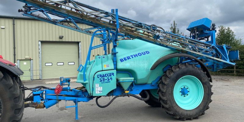 Imagine din prezentarea BERTHOUD TRACKER – Pulverizator agricol performant | MUNAX